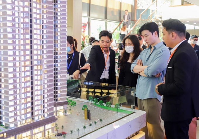 Tiền vào nhà đất rục rịch tăng