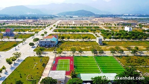 Đất nền gặp khó, nhà xây sẵn lại được quan tâm